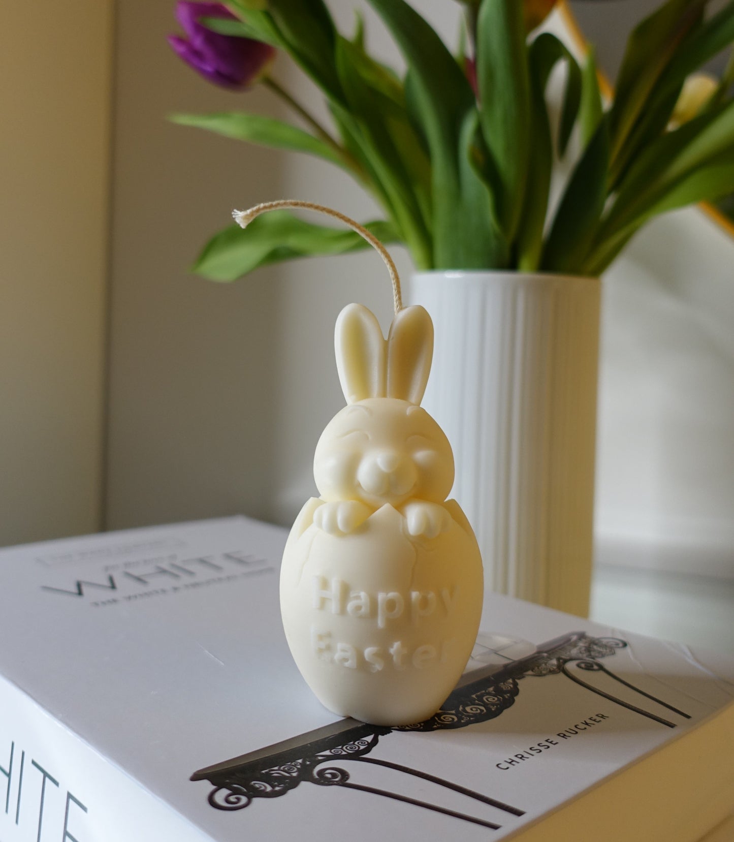 Osterhase im Ei "Happy Easter"