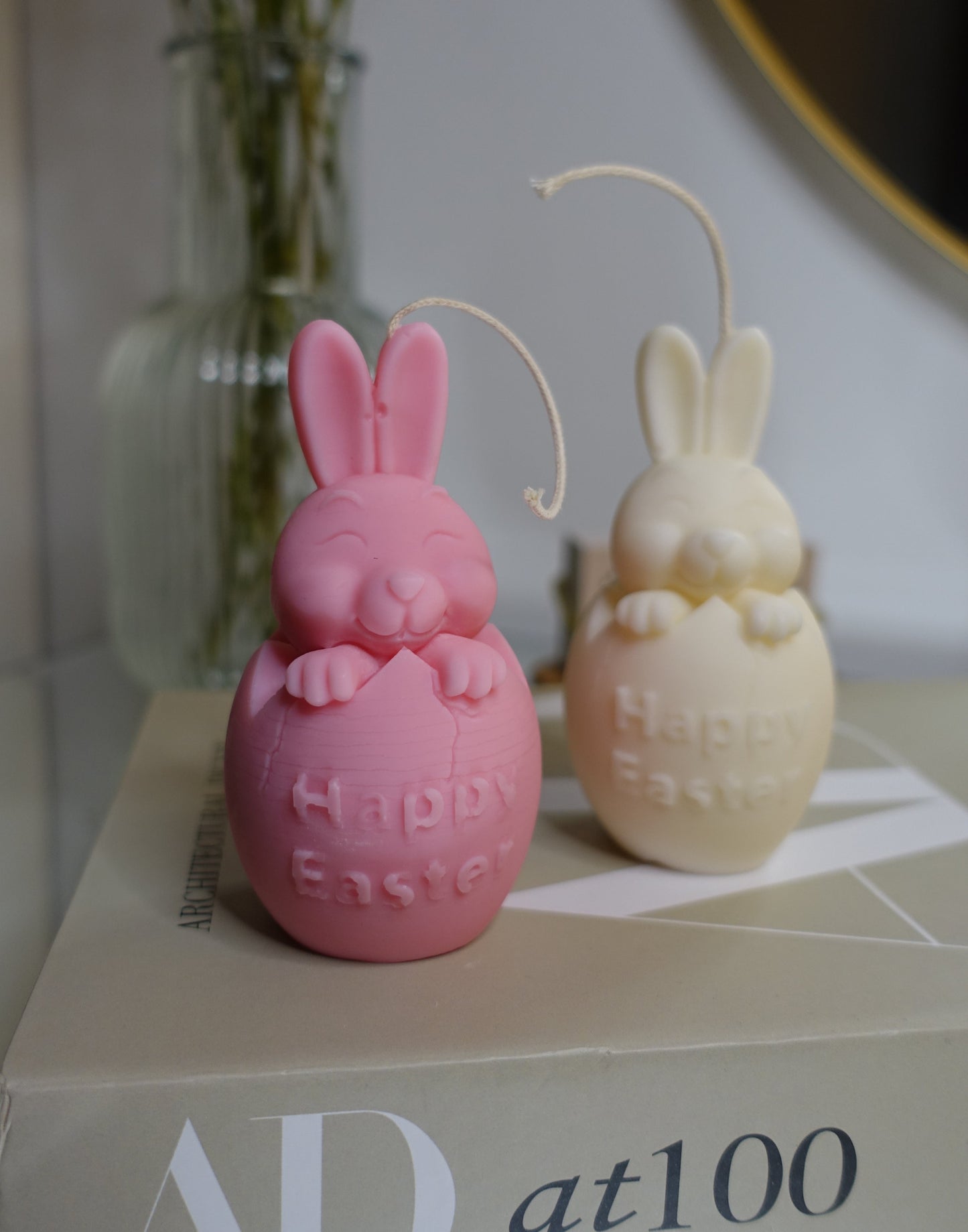 Osterhase im Ei "Happy Easter"
