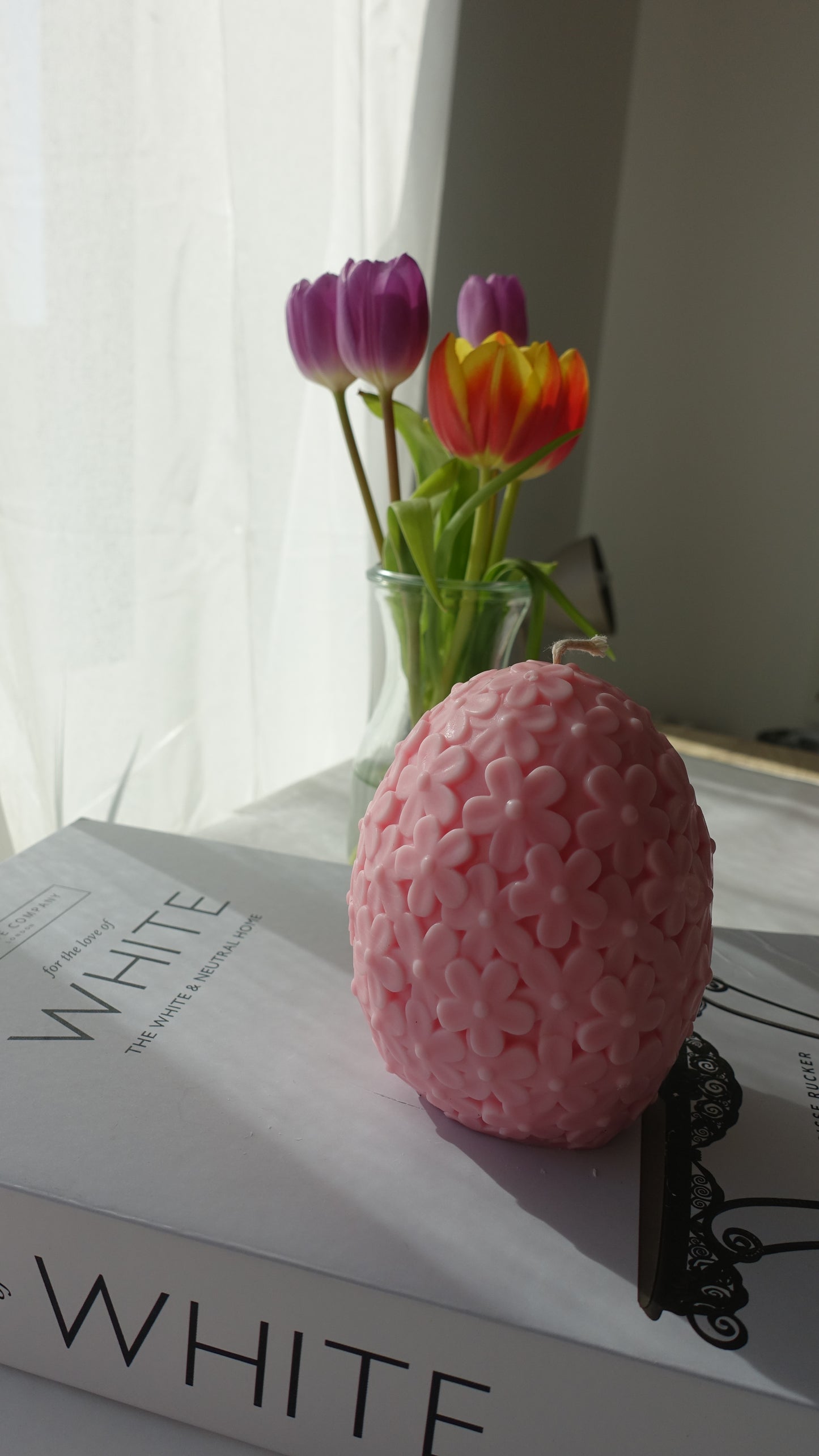 Osterei mit Blumenmuster