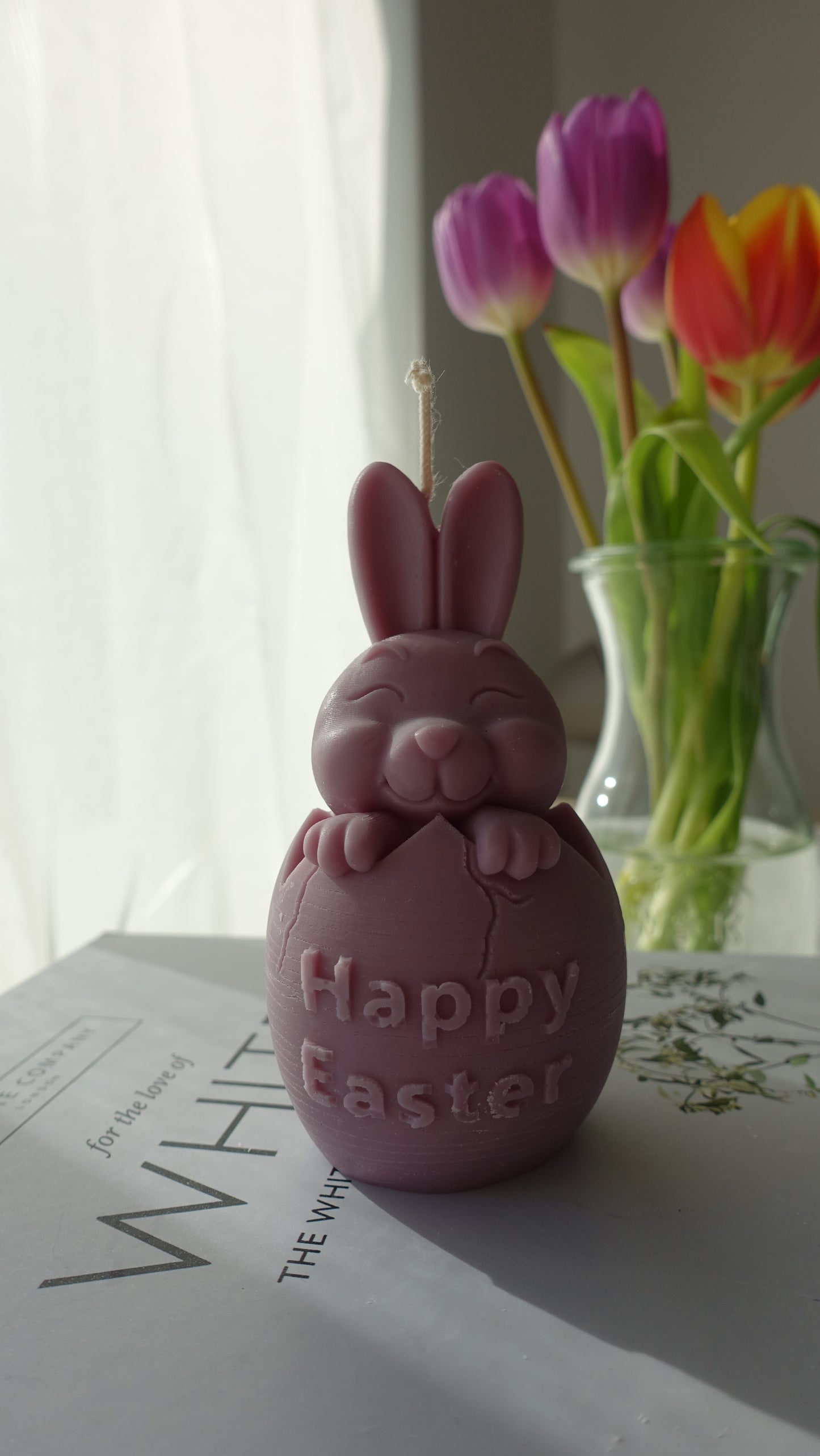 Osterhase im Ei "Happy Easter"
