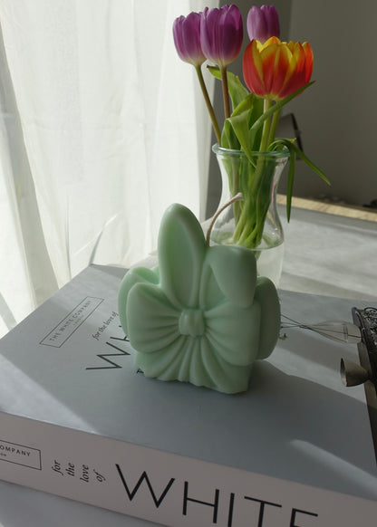 Osterhase mit Schleife