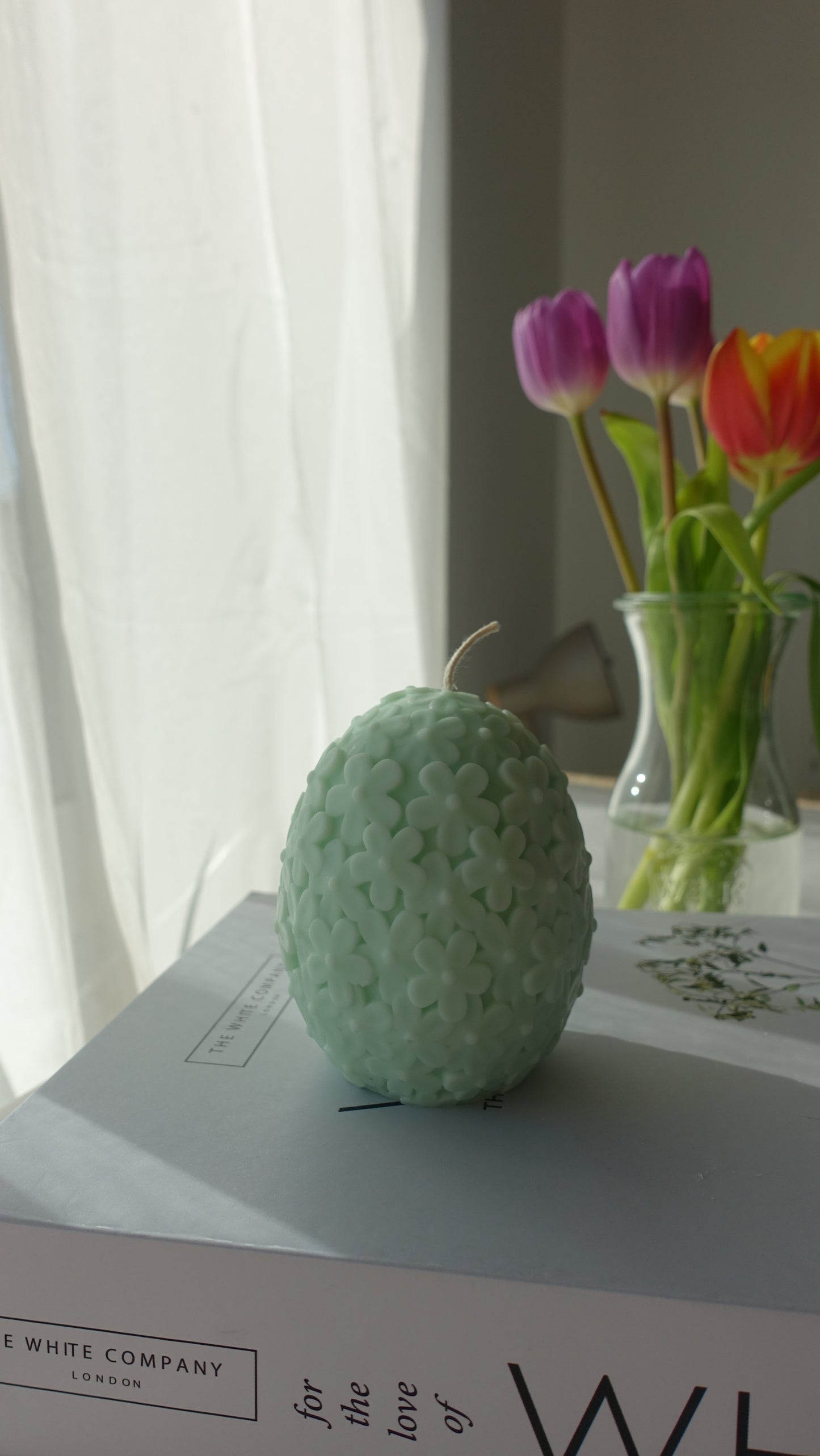 Osterei mit Blumenmuster