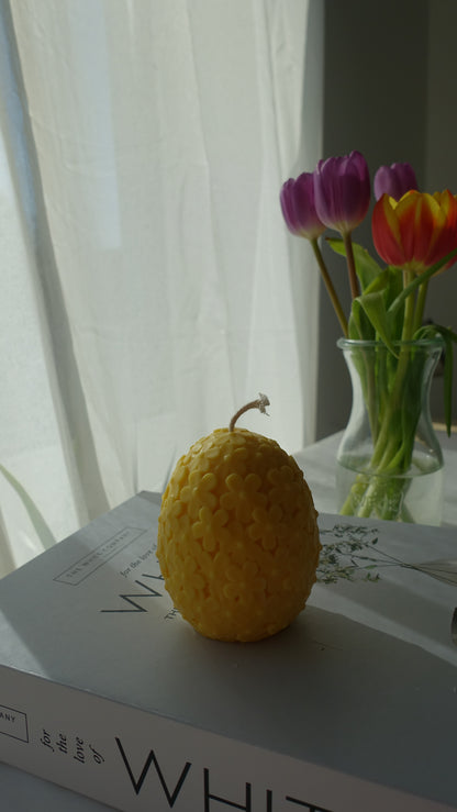 Osterei mit Blumenmuster