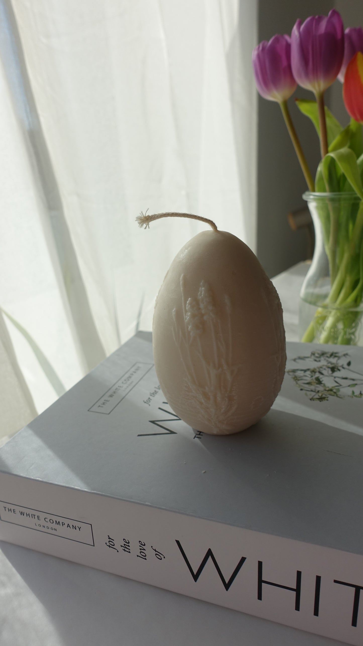 Osterei mit Blumenmuster
