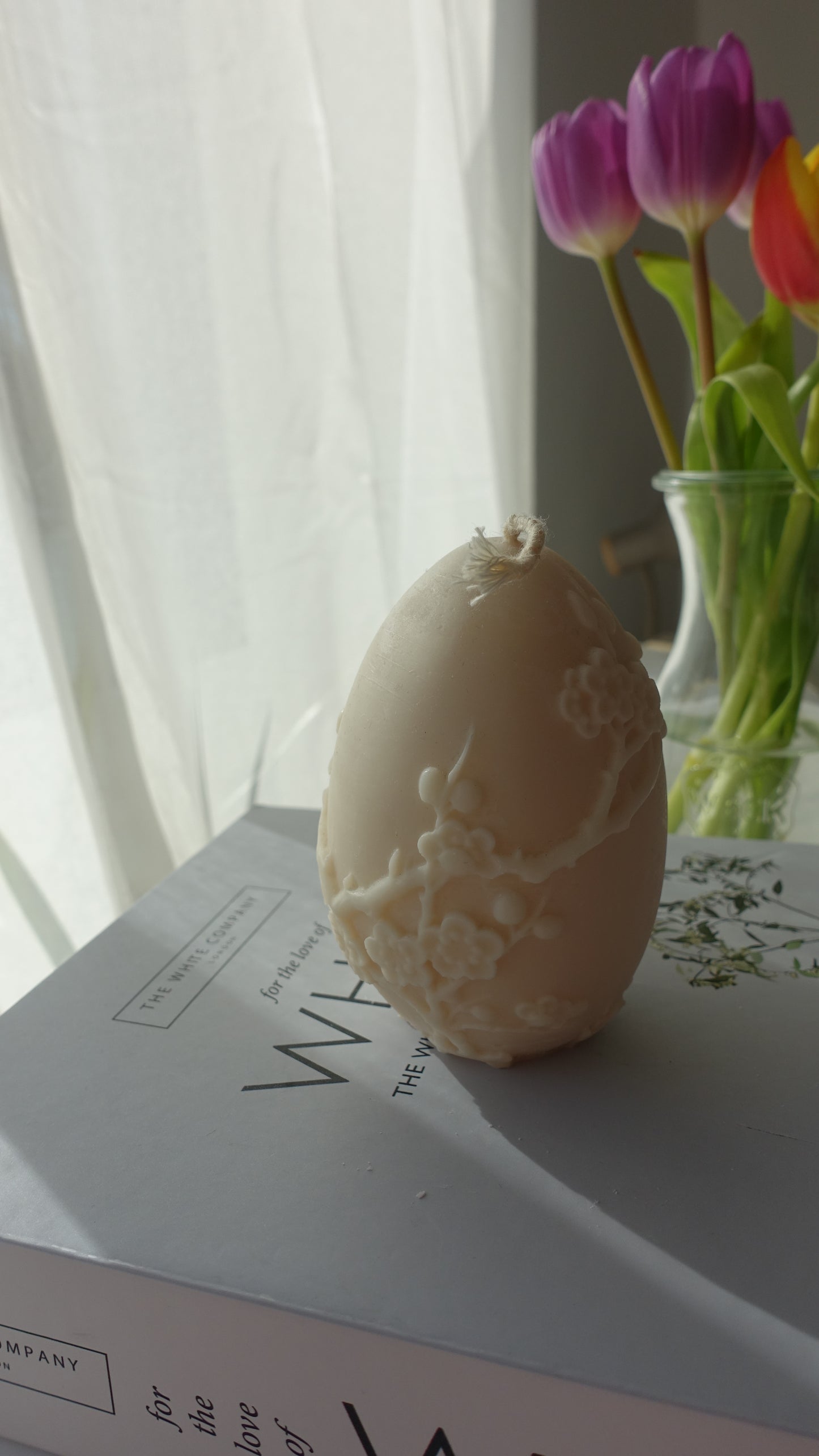 Osterei mit Blumenmuster