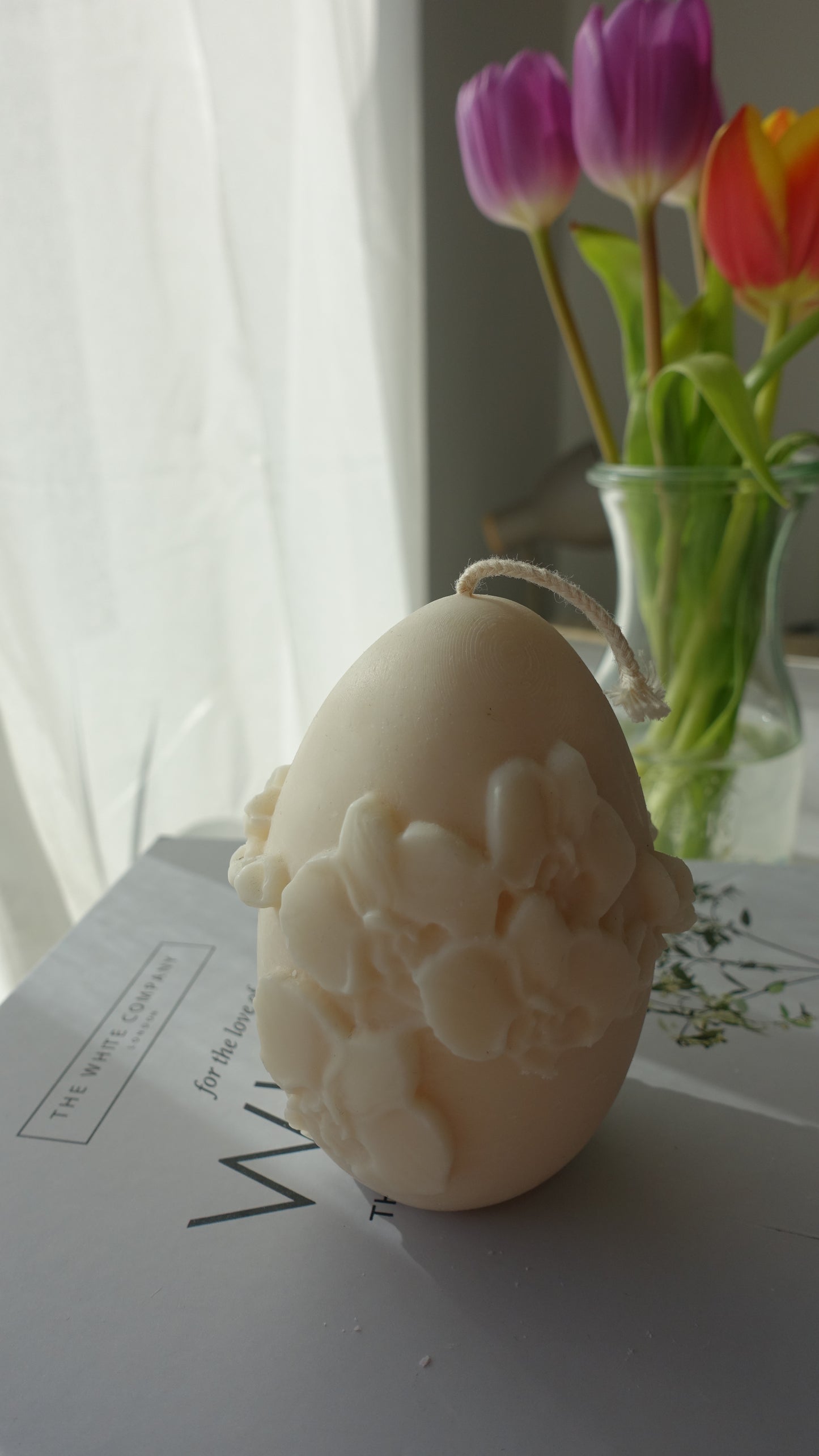 Osterei mit Blumenmuster